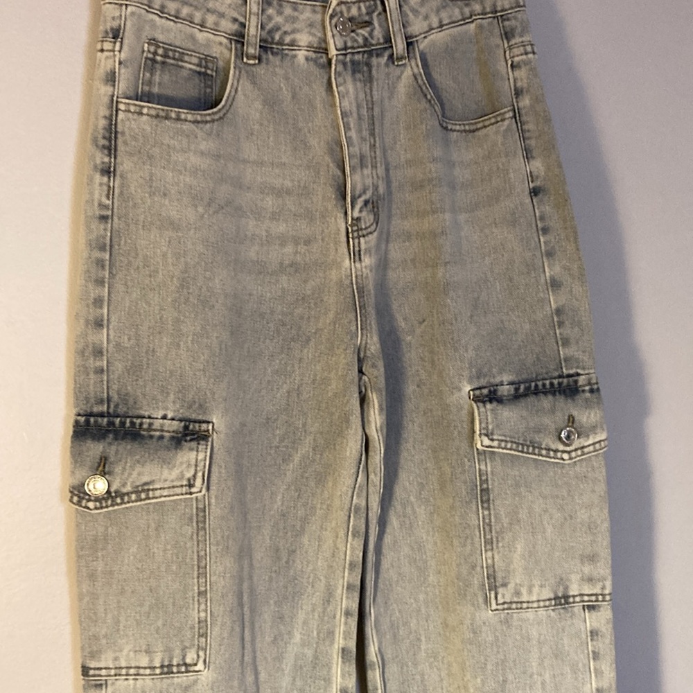 ❄️ BNWOT SHEIN HI WAIST Cargo light blue denim jeans •S• 15”•inseam 13”